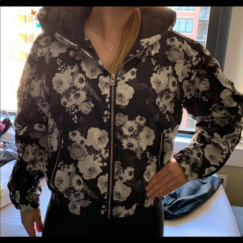 Lorna Jane Zip-Up